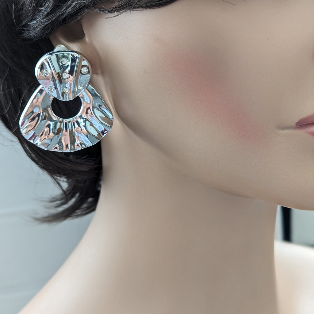 1970s Ladies Earrings Clip On Vintage Excellent Condition1970s Silver Tone Lucit